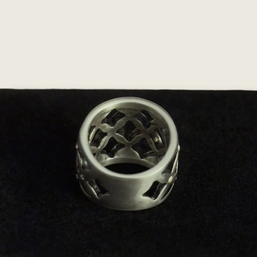 Premier Designs Starry Night Ring Size 5.5 Matte Silver Plated‎